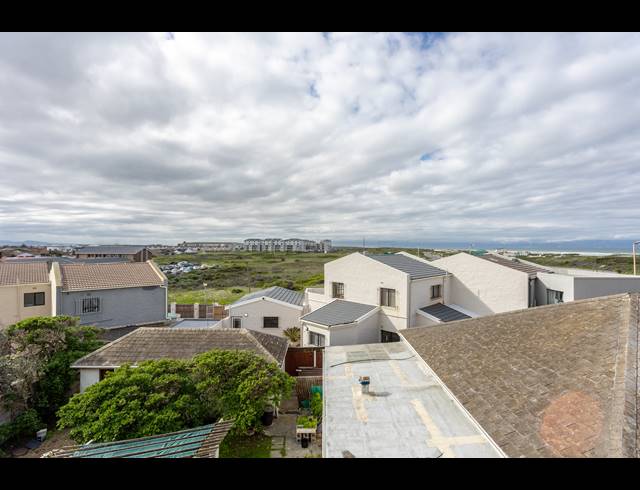 2 BEDROOM APARTMENT BLOCK TO LET IN MUIZENBERG